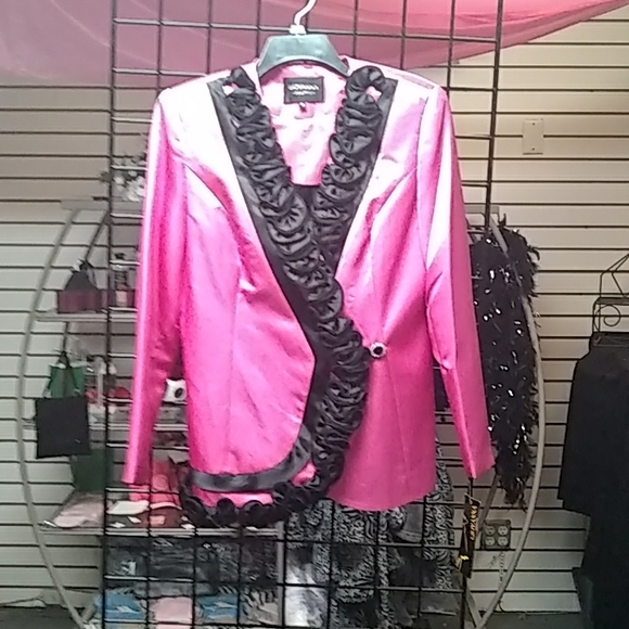 2pc suit - Picture 2 of 6